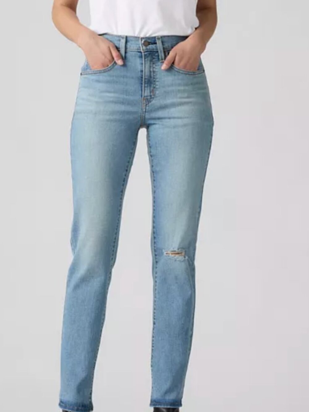 Women's 724 Straight-Leg Jeans